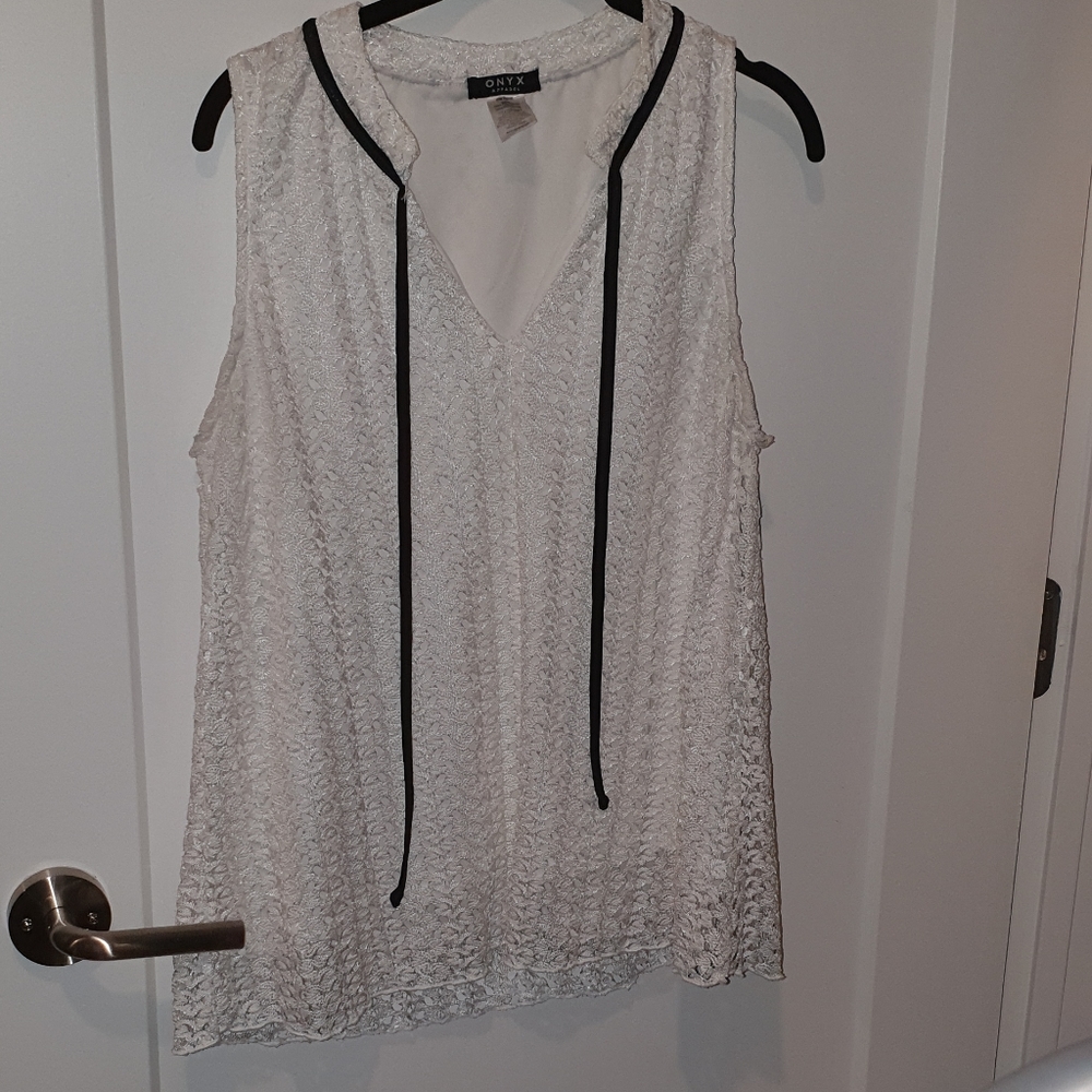 Sleeveless blouse